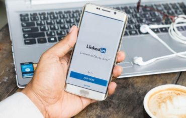 steps for you to advertise on LinkedIn